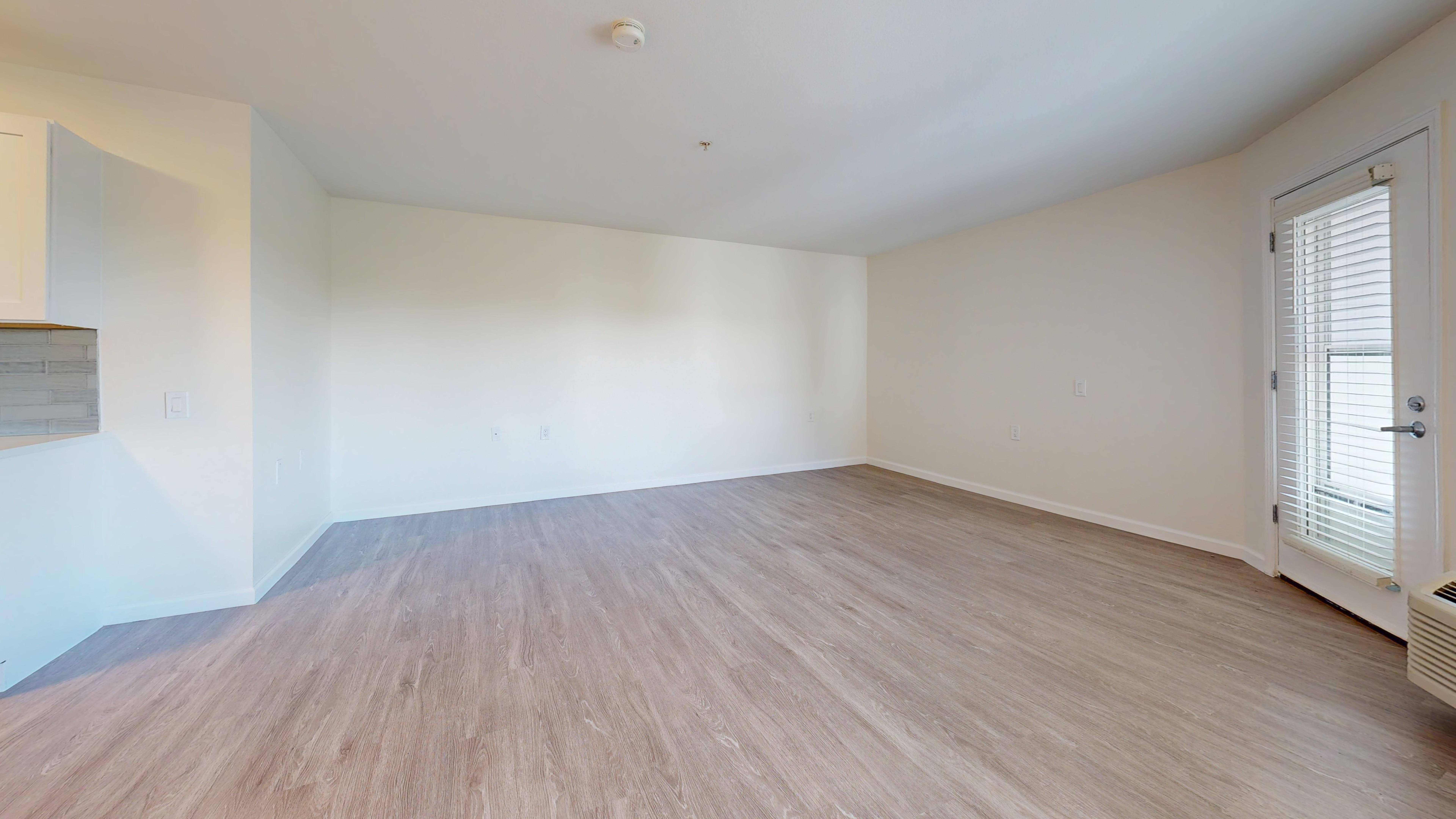 The-Tremont-Studio-IL-563-sqft-Living Area-2